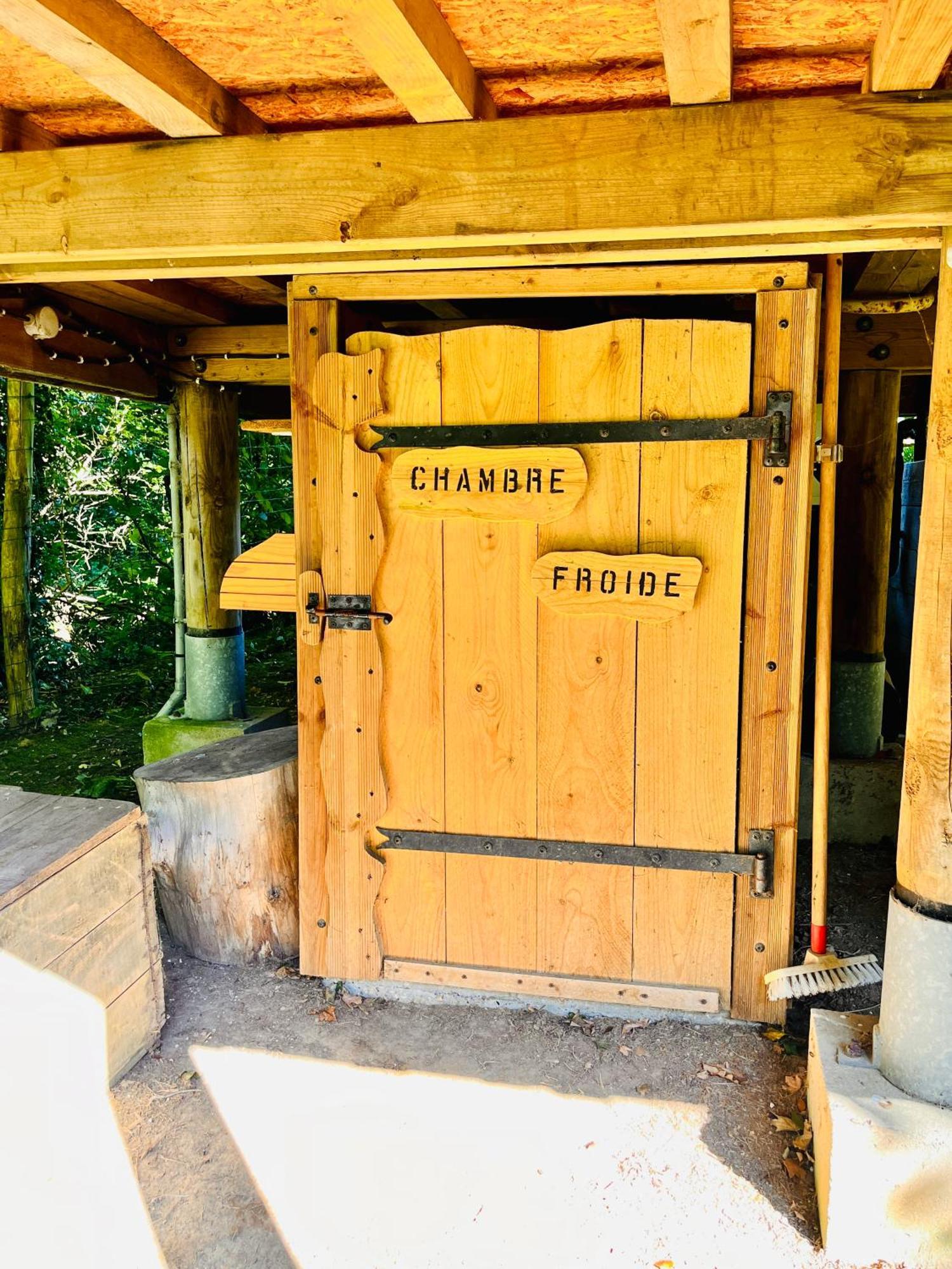La Cabane Perchee Du Trappeur Ecrainville Ngoại thất bức ảnh