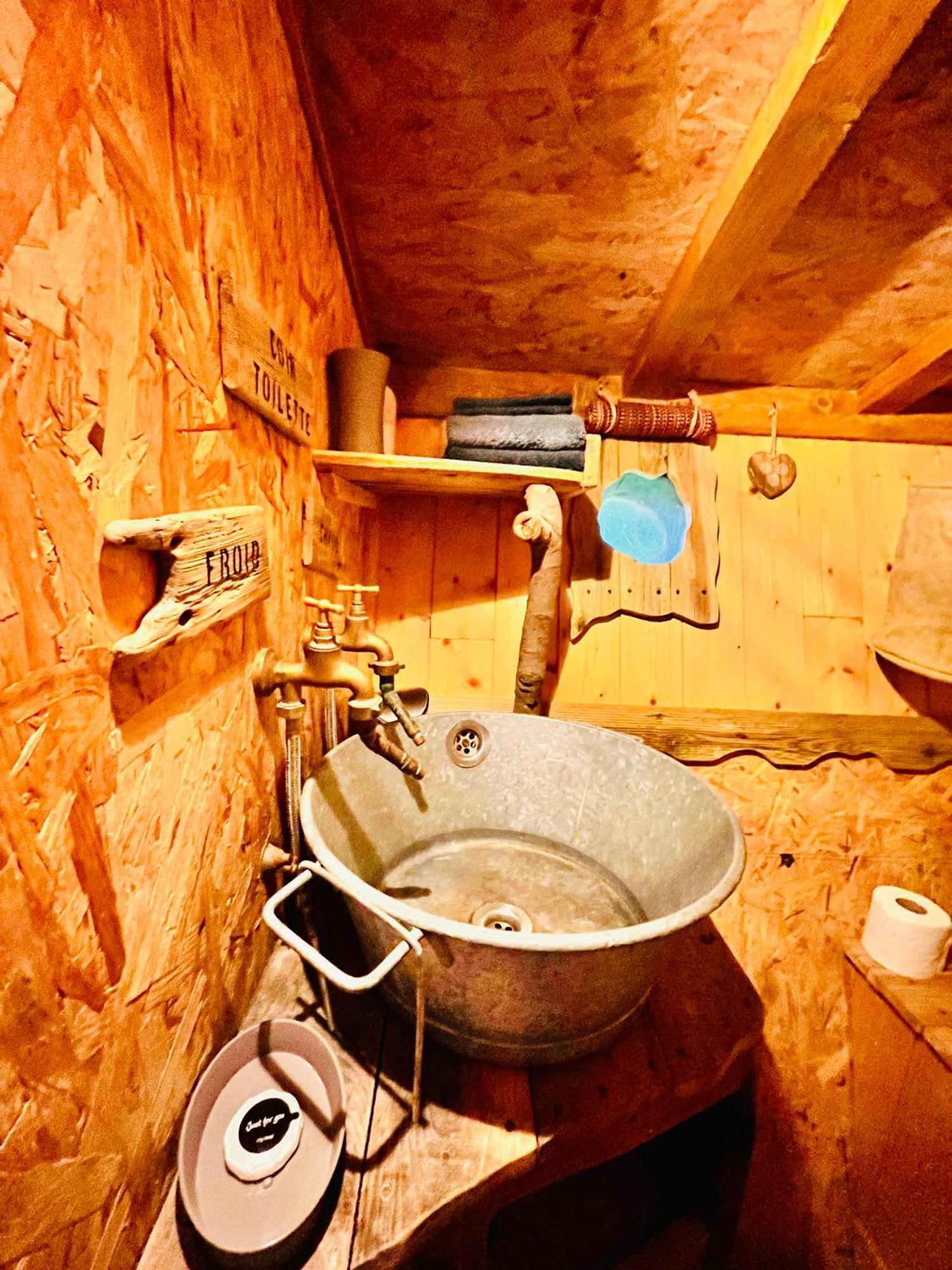La Cabane Perchee Du Trappeur Ecrainville Ngoại thất bức ảnh
