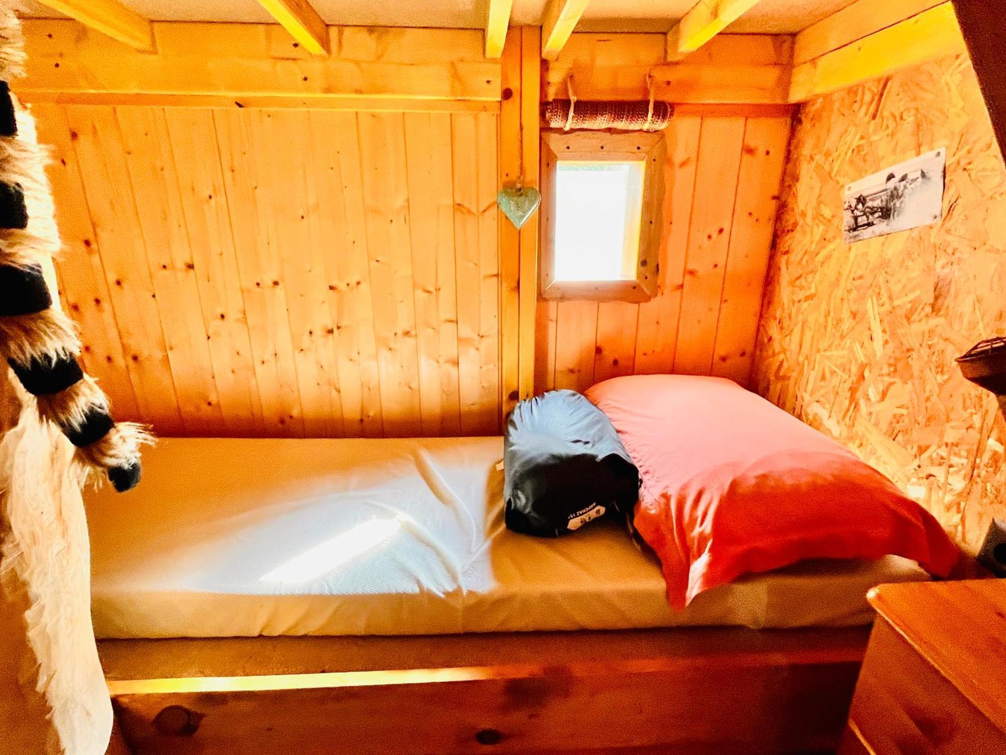 La Cabane Perchee Du Trappeur Ecrainville Ngoại thất bức ảnh